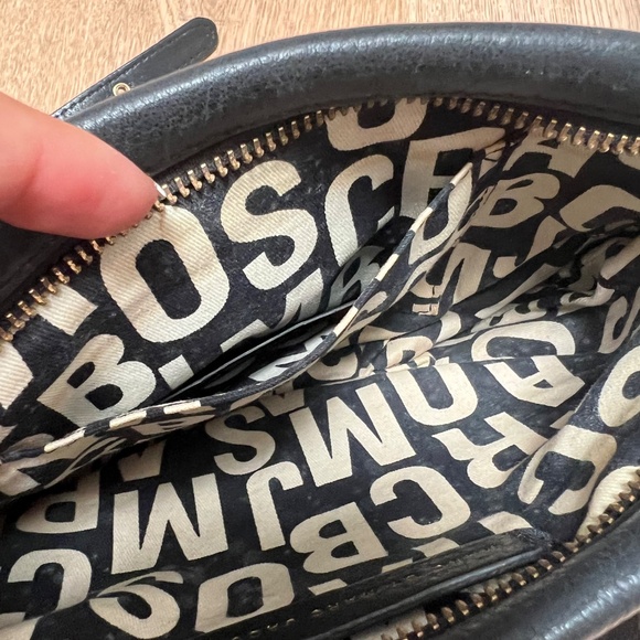 Marc Jacobs leather crossbody in black - Picture 8 of 9